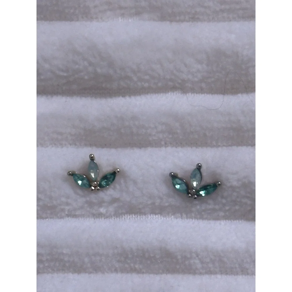 LOFT Marquise Cut Simulated Emerald Leaf Stud Pierced Earrings Beautiful Sparkle